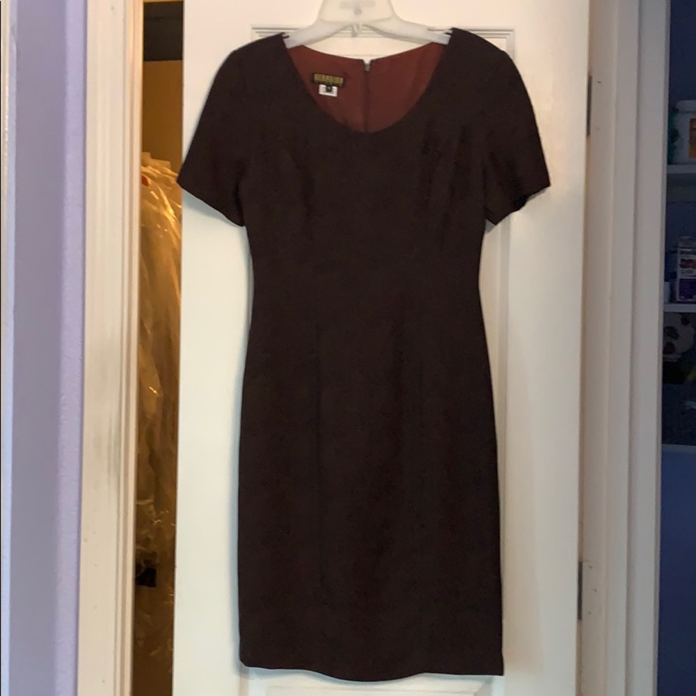 Beautiful Brown Paisley-patterned fitted dress